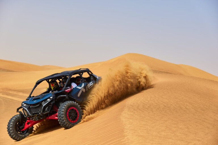 2-Sitzer / Maverick R / 1 Stunde · Night Raid - dune buggy tour Dubai, photo 2